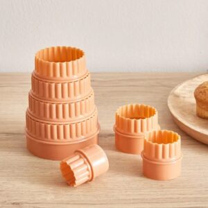 Avon 7-Piece Nylon Cookie Cutter Set